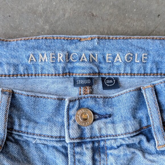 American Eagle Blue Distressed Denim High Rise Relaxed Short size 6 - Picture 4 of 7